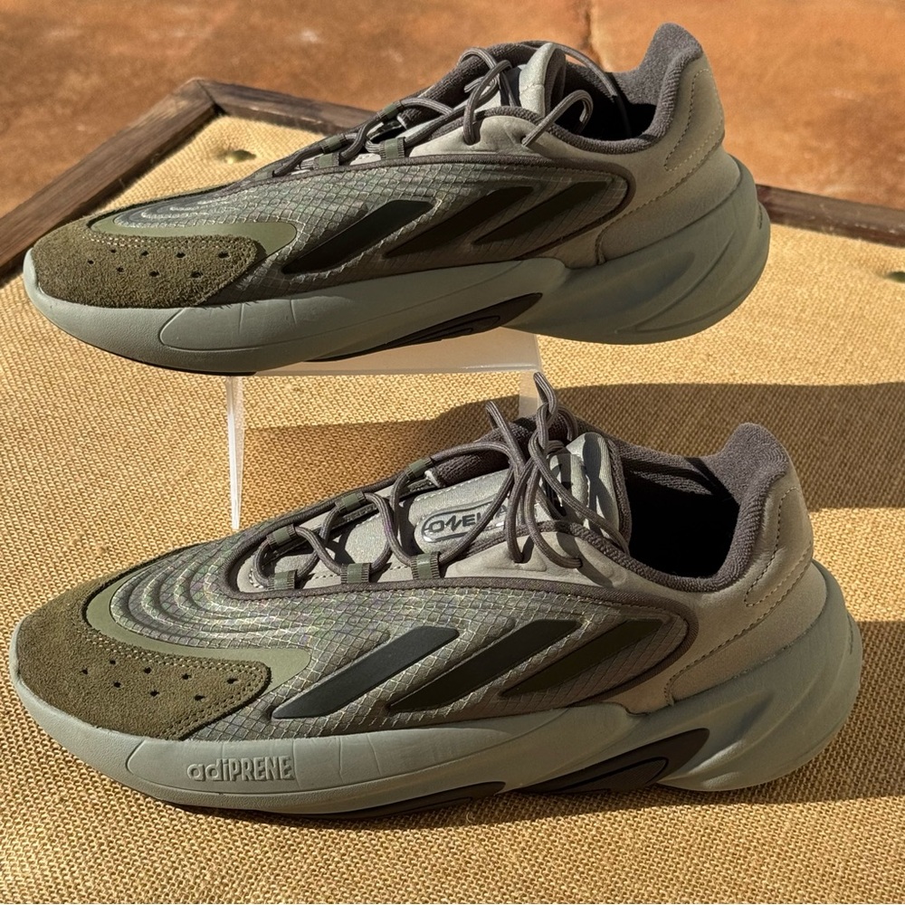 Men's Adidas Ozelia Green Low Top Lace Up Athletic Sneakers Size 9
